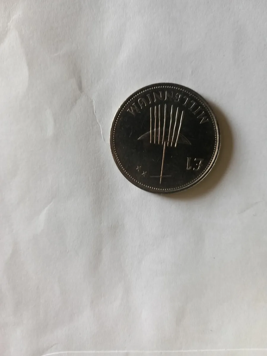 Old Irish 1 Pound Coins - Image 1