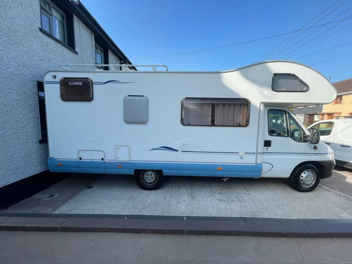 Camper van - Image 2