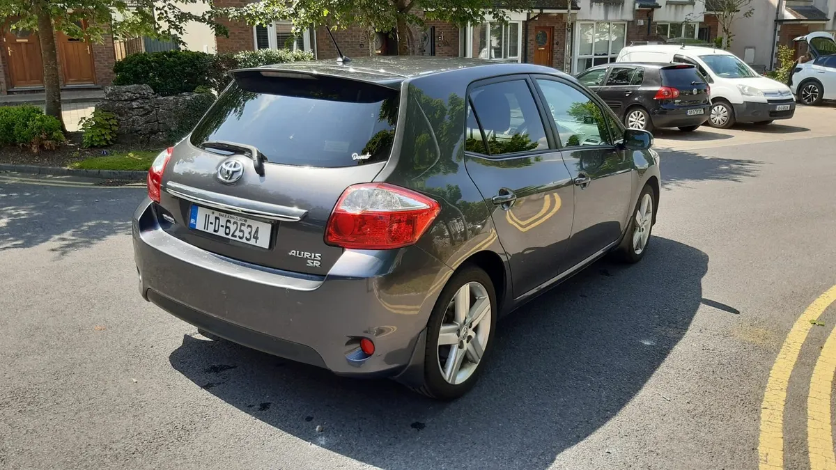 Toyota Auris 2011 - Image 4