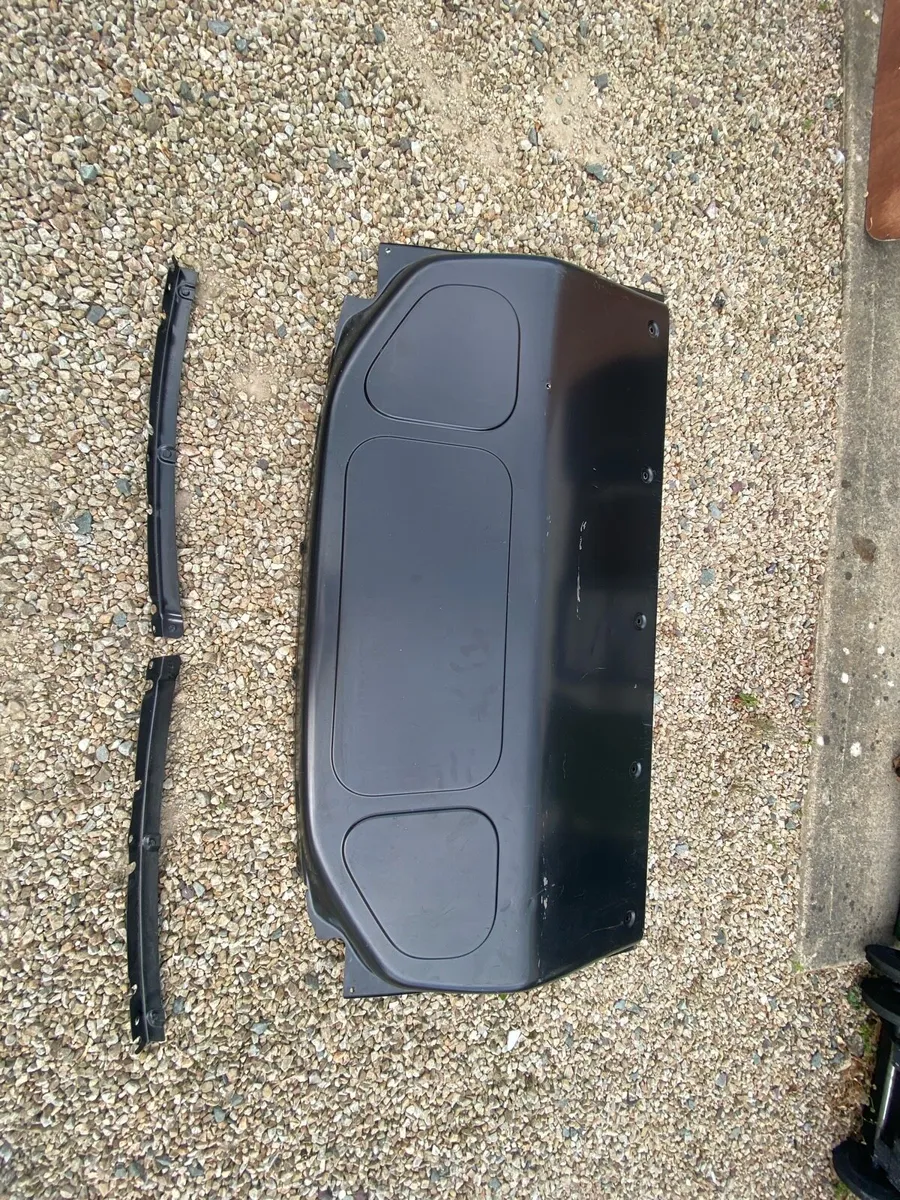 Volkswagen Transporter 2016 parts - Image 1