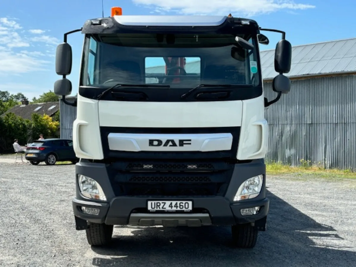 2023 DAF CF 450 8X4 TIPPER GRAB - Image 2