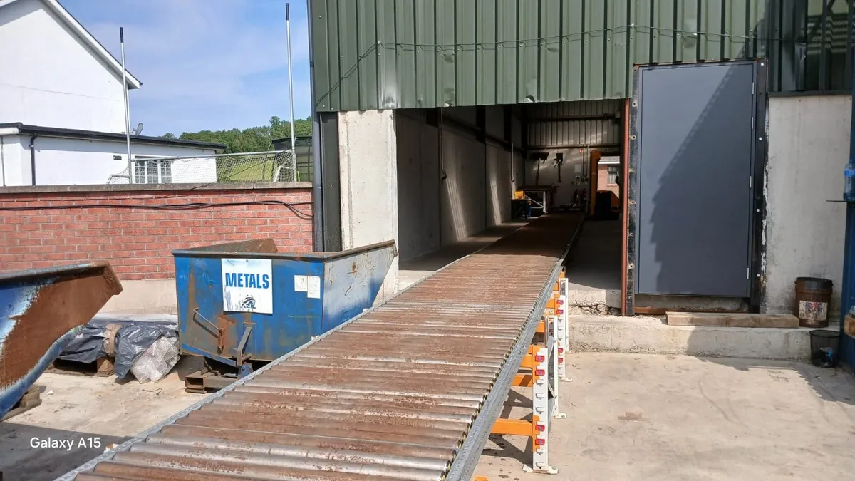 16 Roller  2.5m Conveyor-73cm H Legs (Ref:GRC03) - Image 4