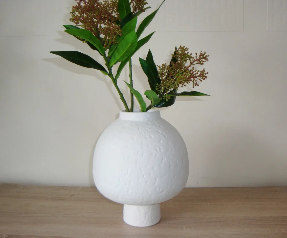 White decorative vase - Image 1
