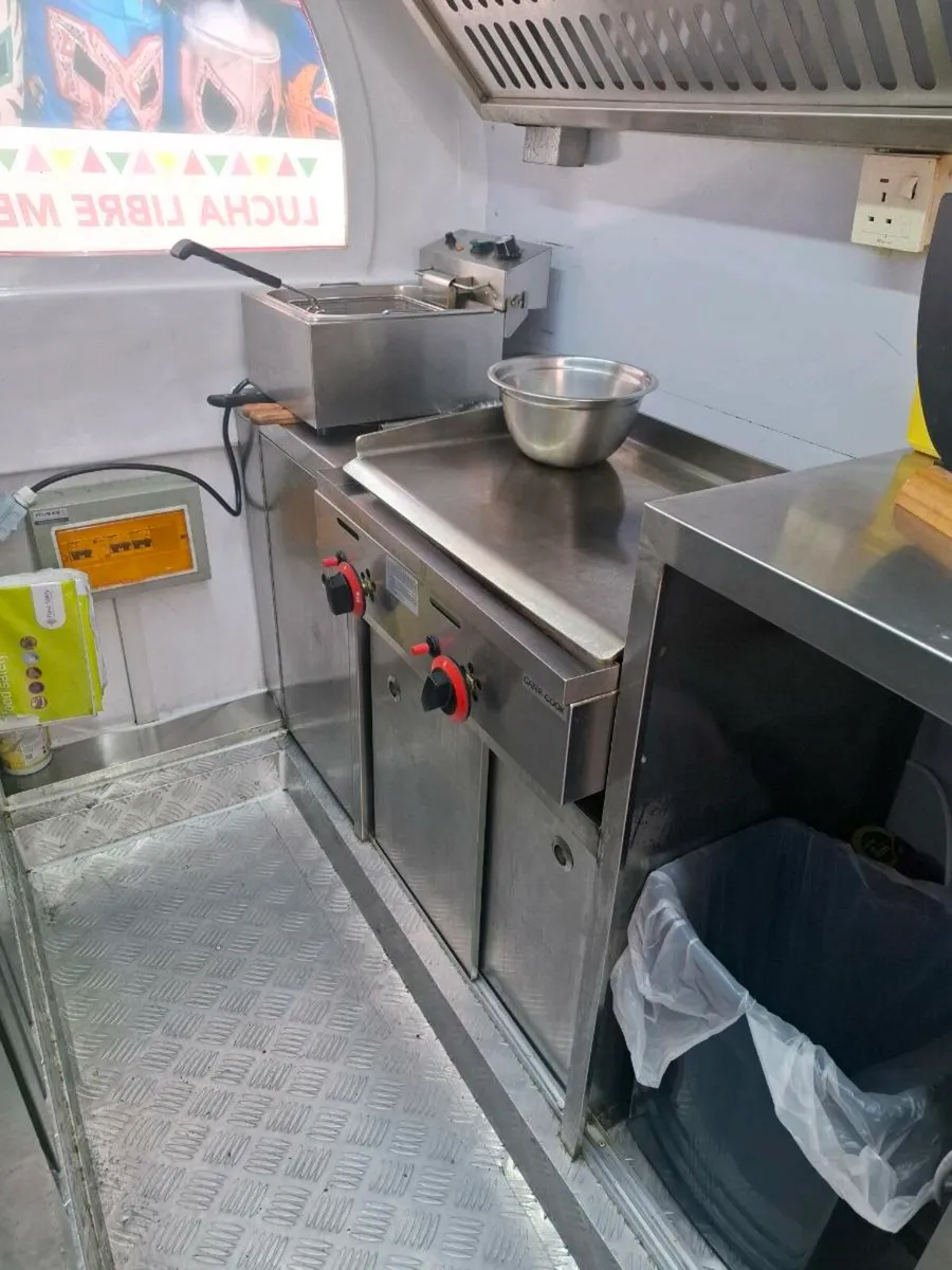 Food trailer - Image 3