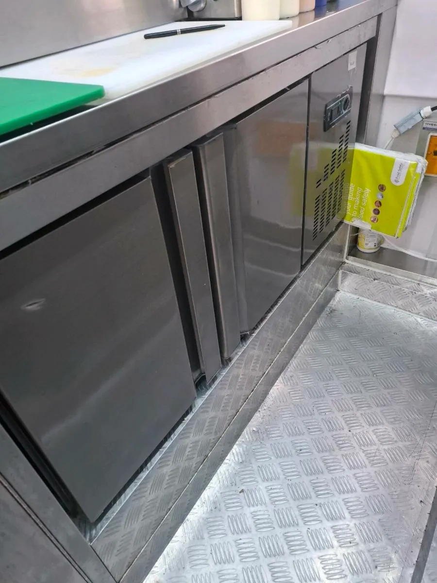 Food trailer - Image 4