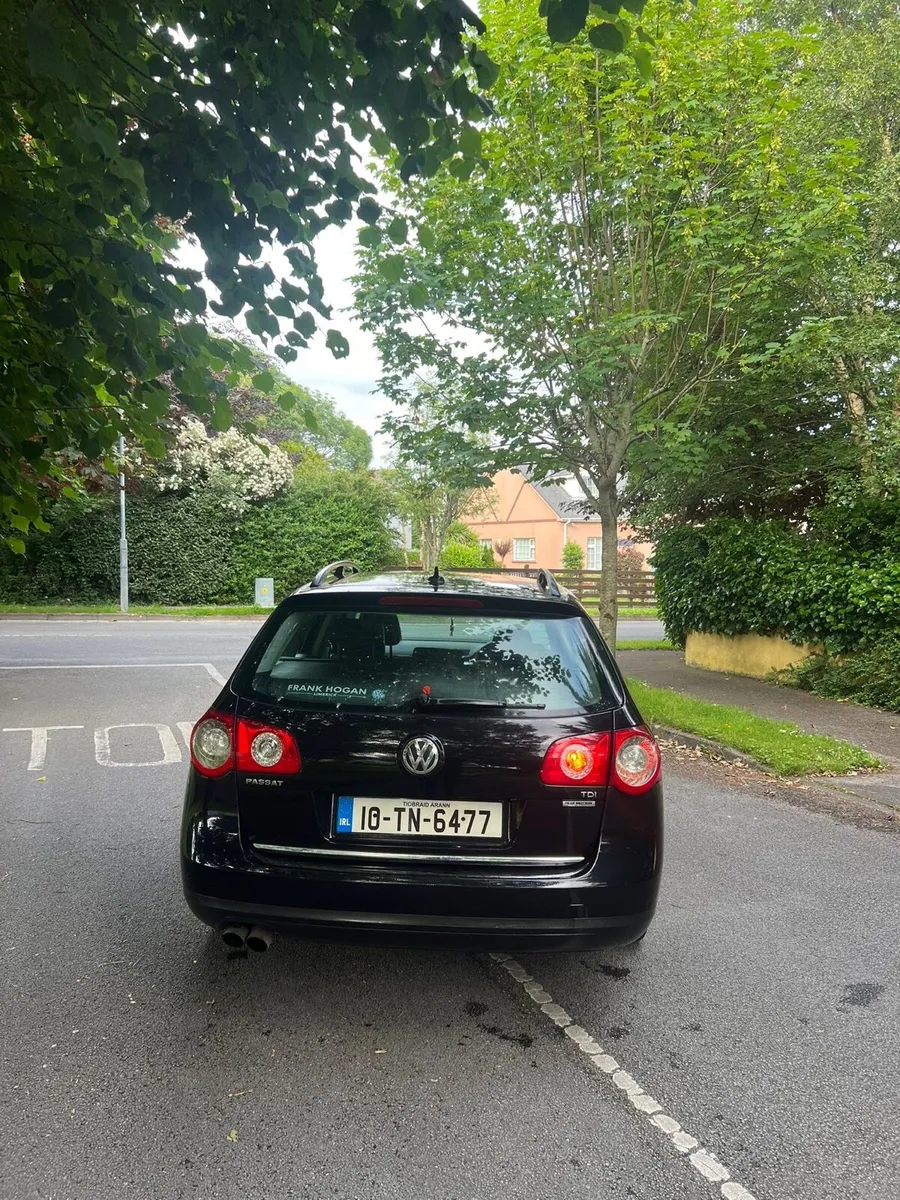 2010 Volkswagen Passat - Image 3