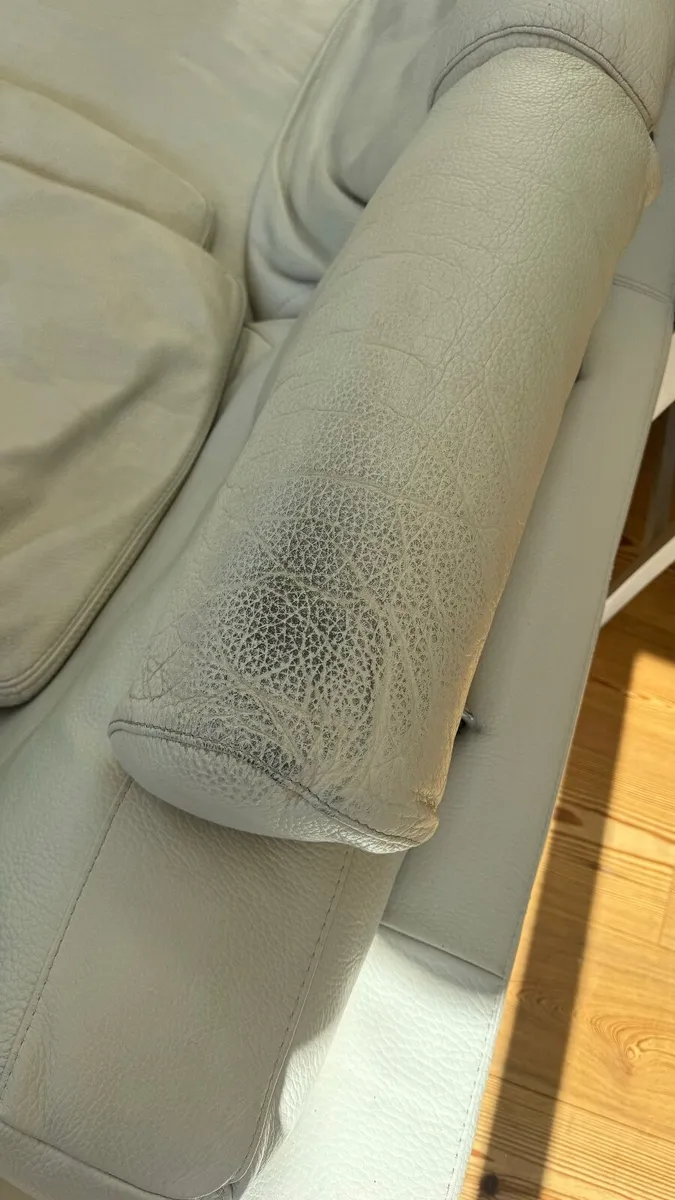 Creme L Shaped modular couch - Image 3