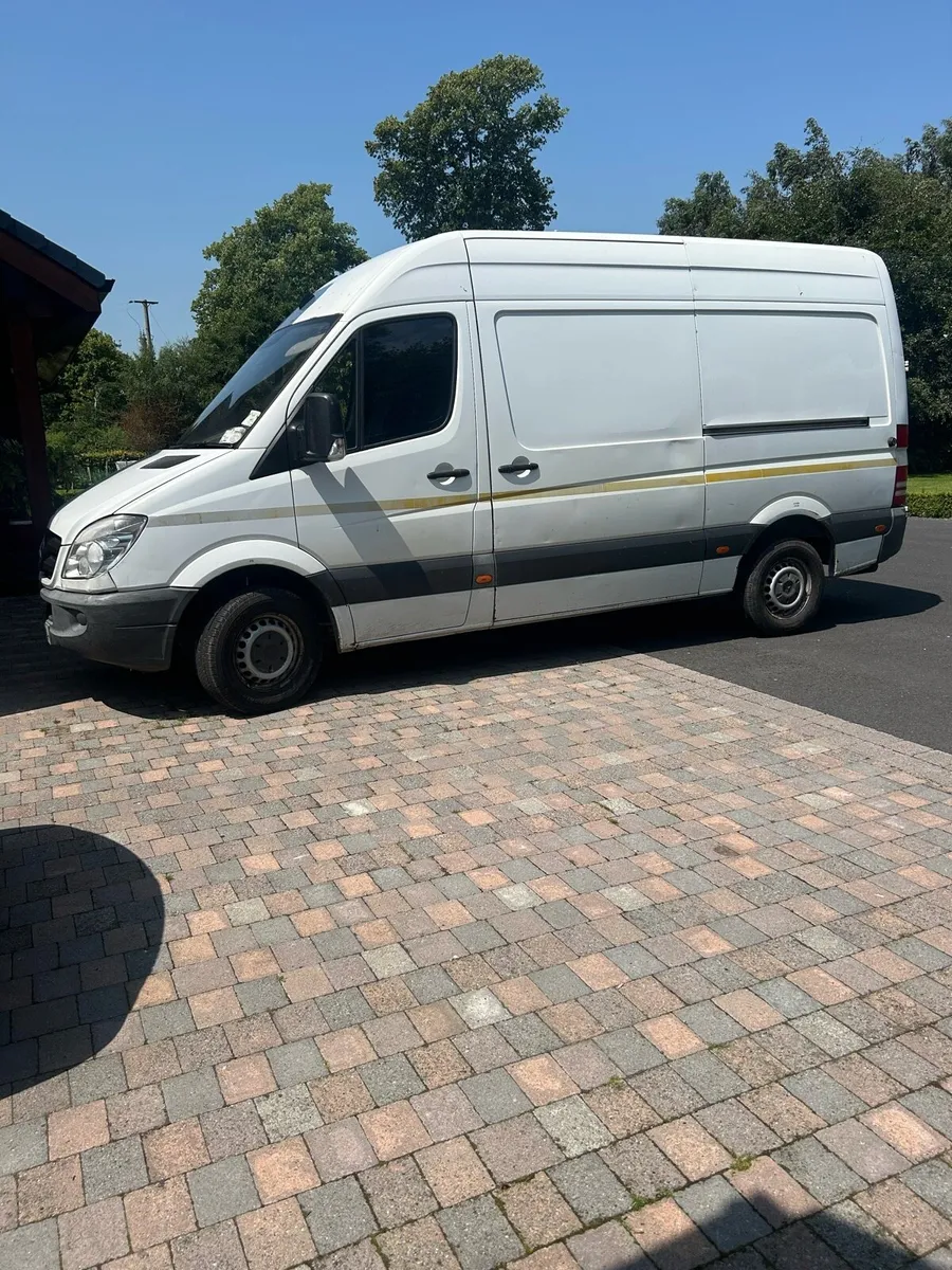 Van - Image 1