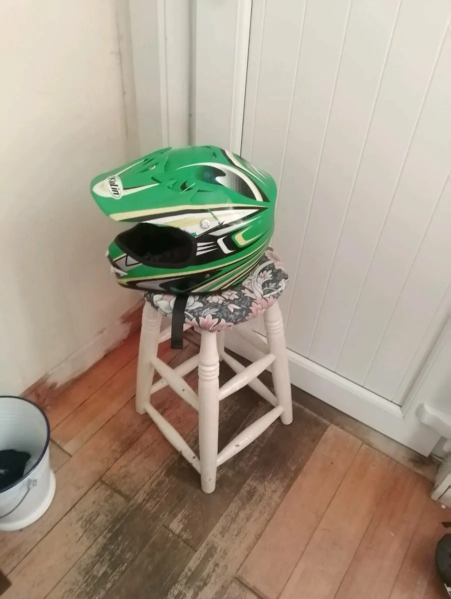 Kids cycling helmet - Image 1