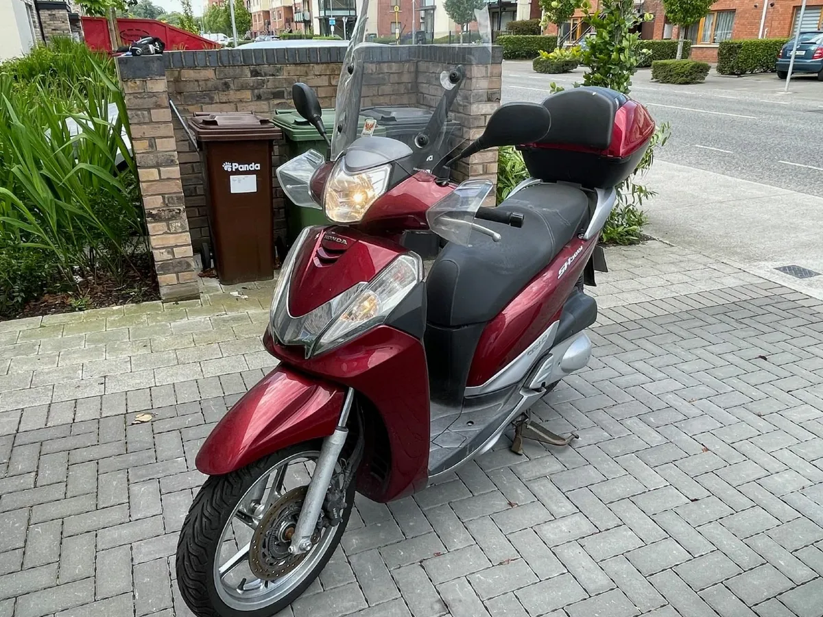 Honda SH300 - Image 1
