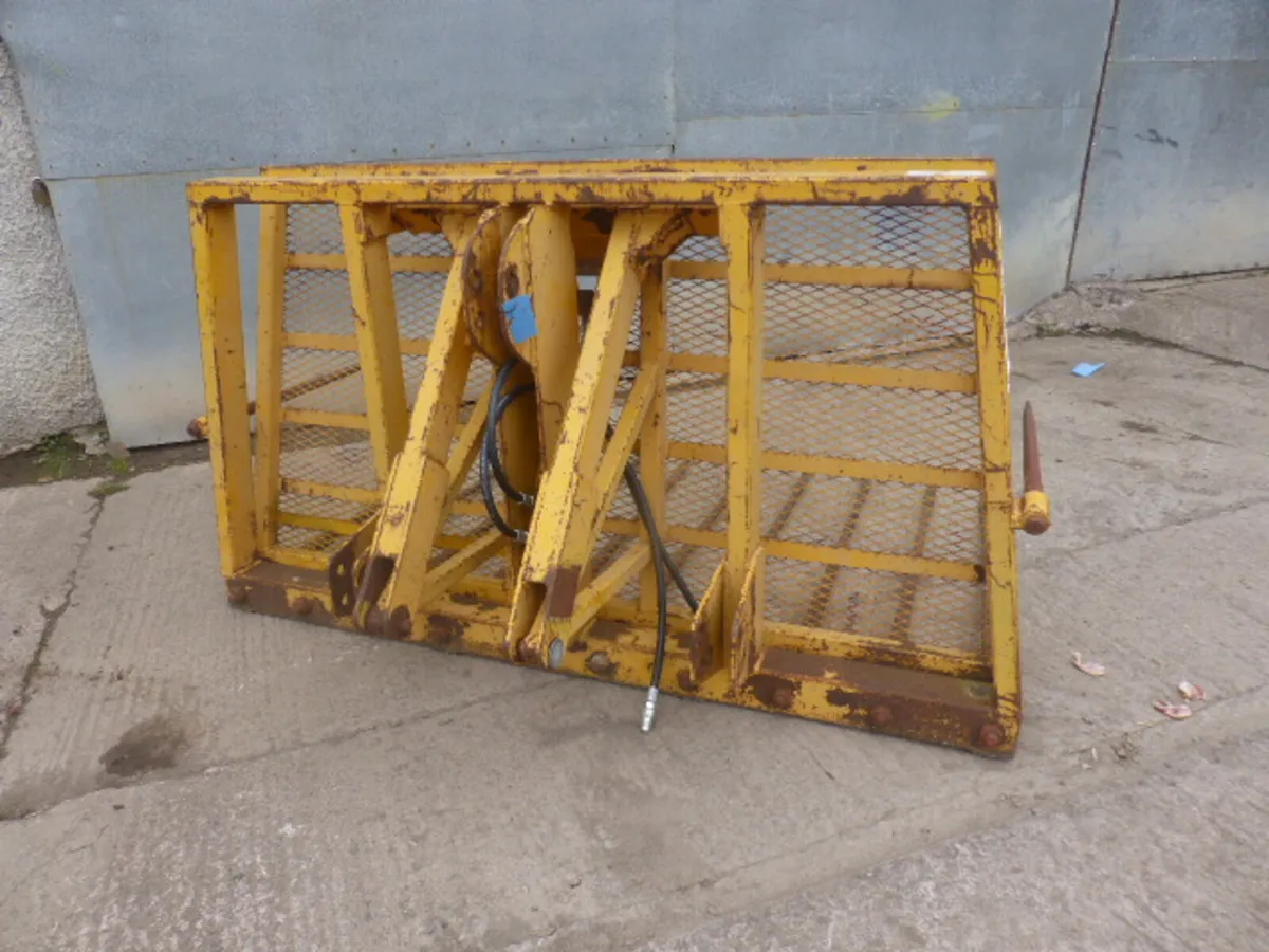 Grays Push Off Buckrake - Image 4