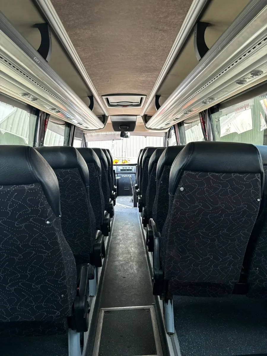 Mercedes Turas 818 - 33+1 Seater - Image 2