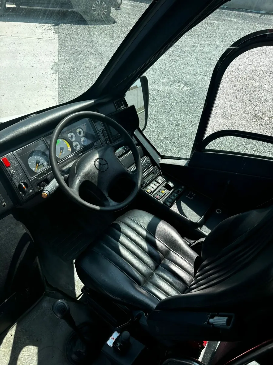 Mercedes Turas 818 - 33+1 Seater - Image 4