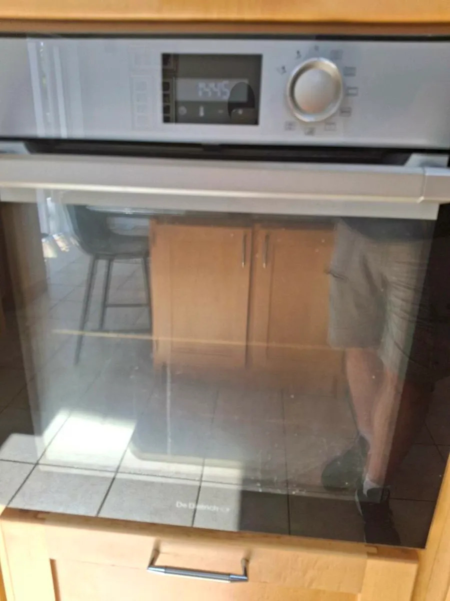 Kitchen counter, oven, gas hob, kitchen units - Image 3