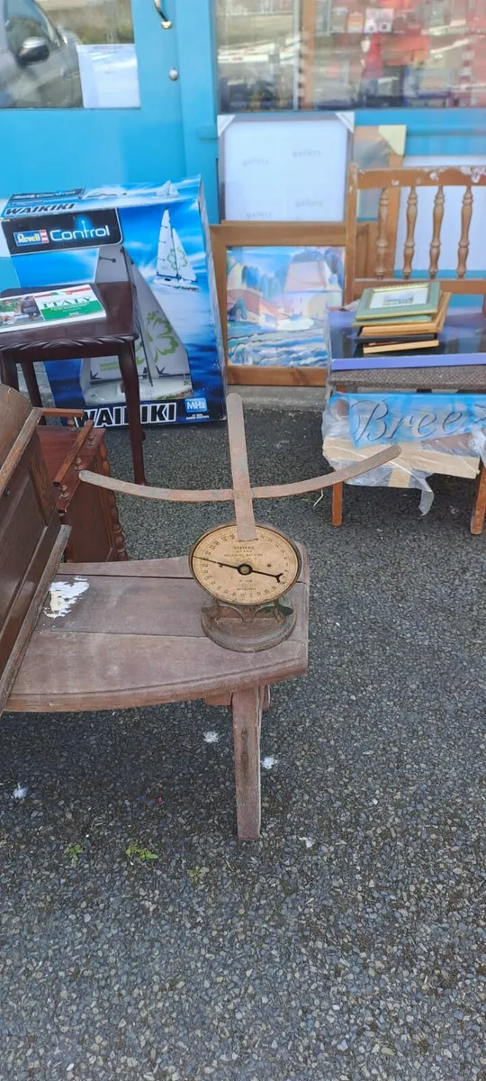 Vintage Child Infant Weighing Scales - Image 1