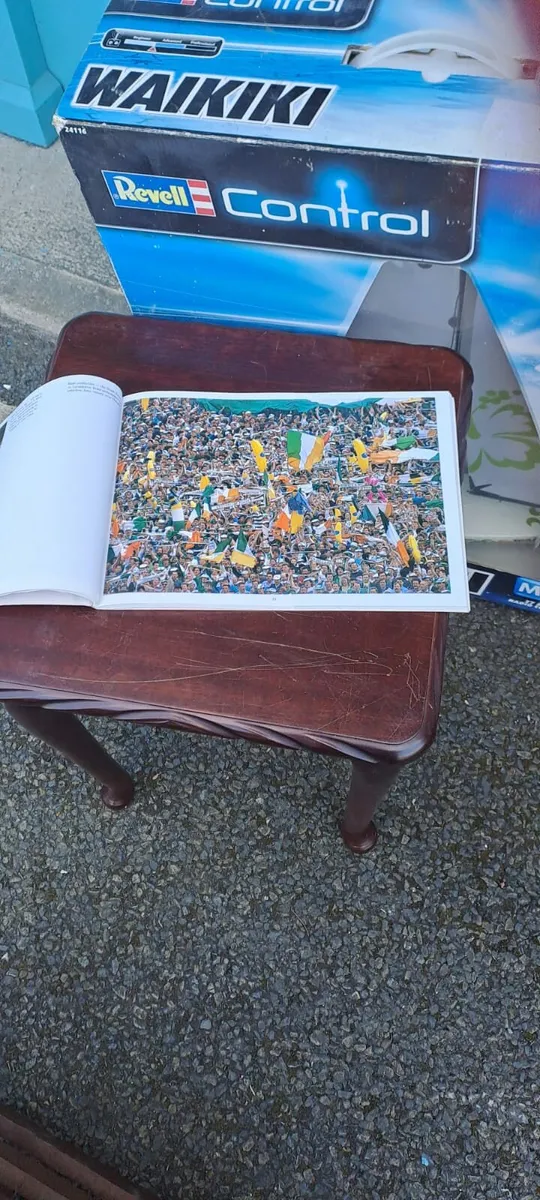 Vintage Guinness Budweiser Italia 90 Book - Image 3