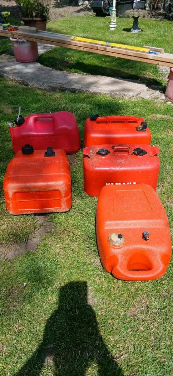 Outboard tanks - Image 1