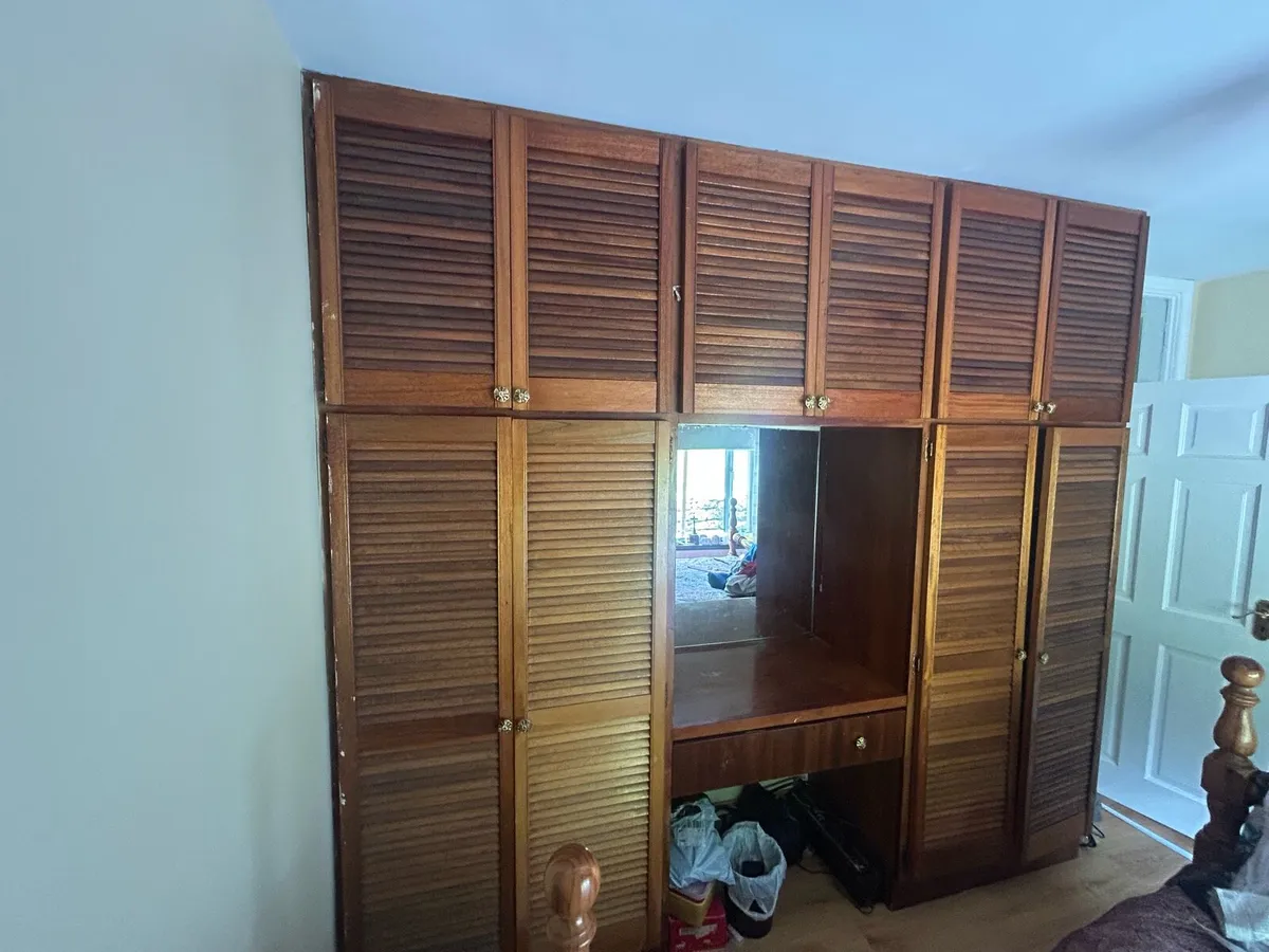 Wardrobe units - Image 1