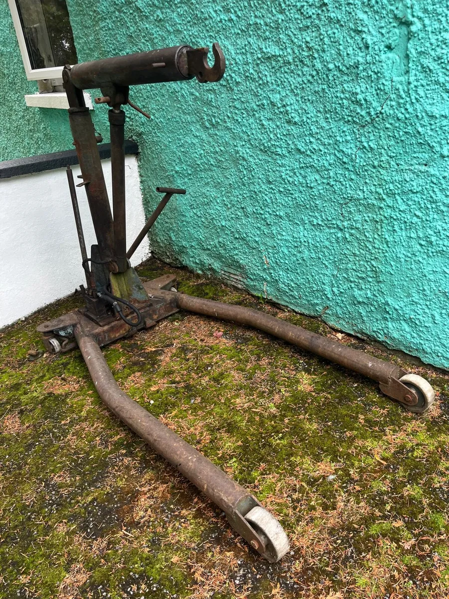 Crane lift - Image 1