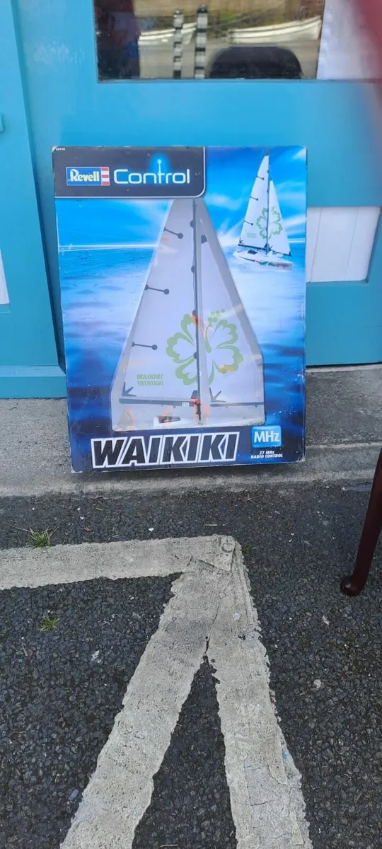 Revell Remote Yacht - Image 1