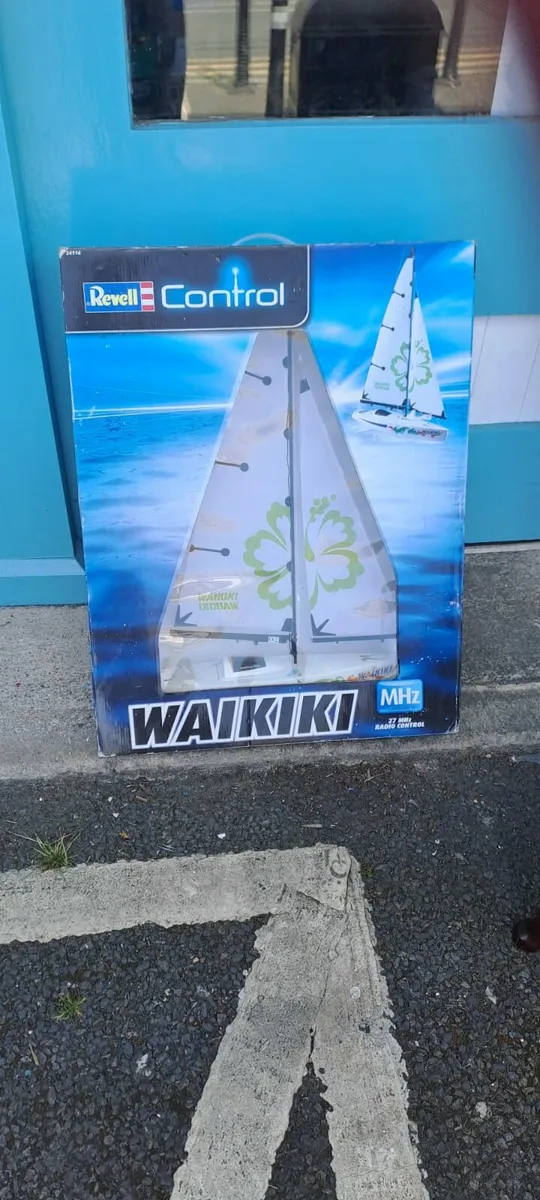 Revell Remote Yacht - Image 2