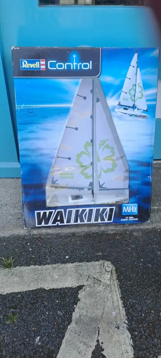 Revell Remote Yacht - Image 3