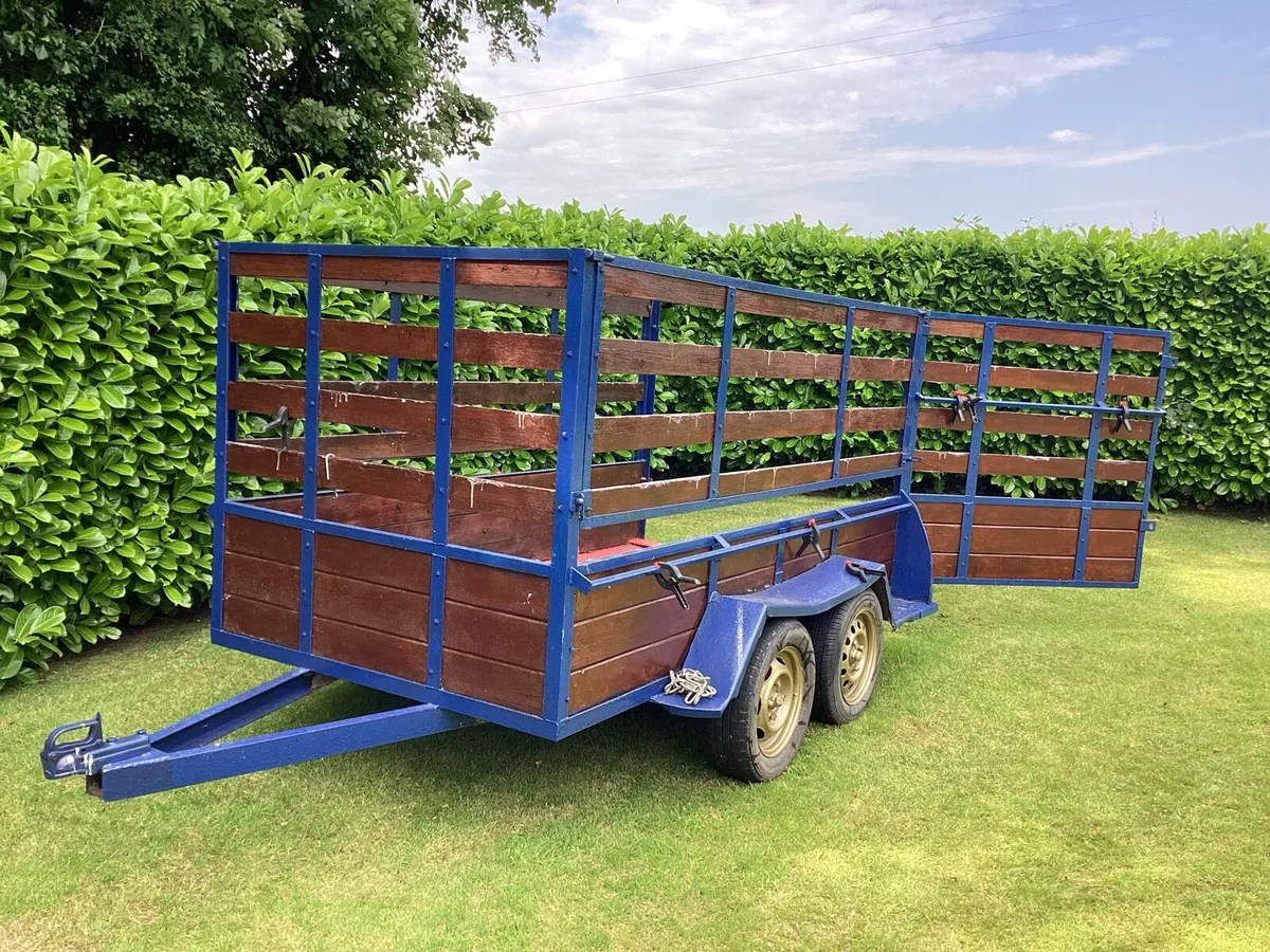 4 wheel  TRAILER, 8 by 4  feet. Many uses. - Image 1