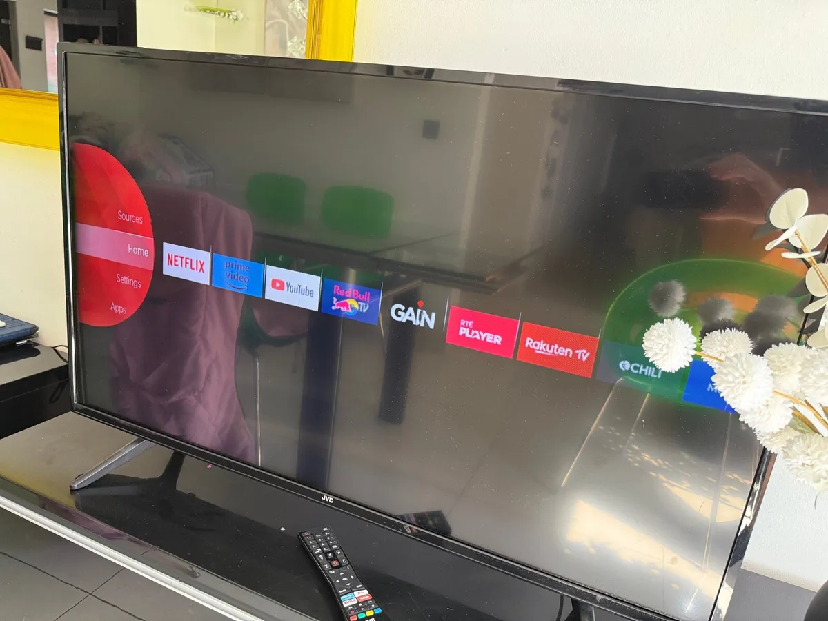 JVC Smart 43” TV in swords - Image 2