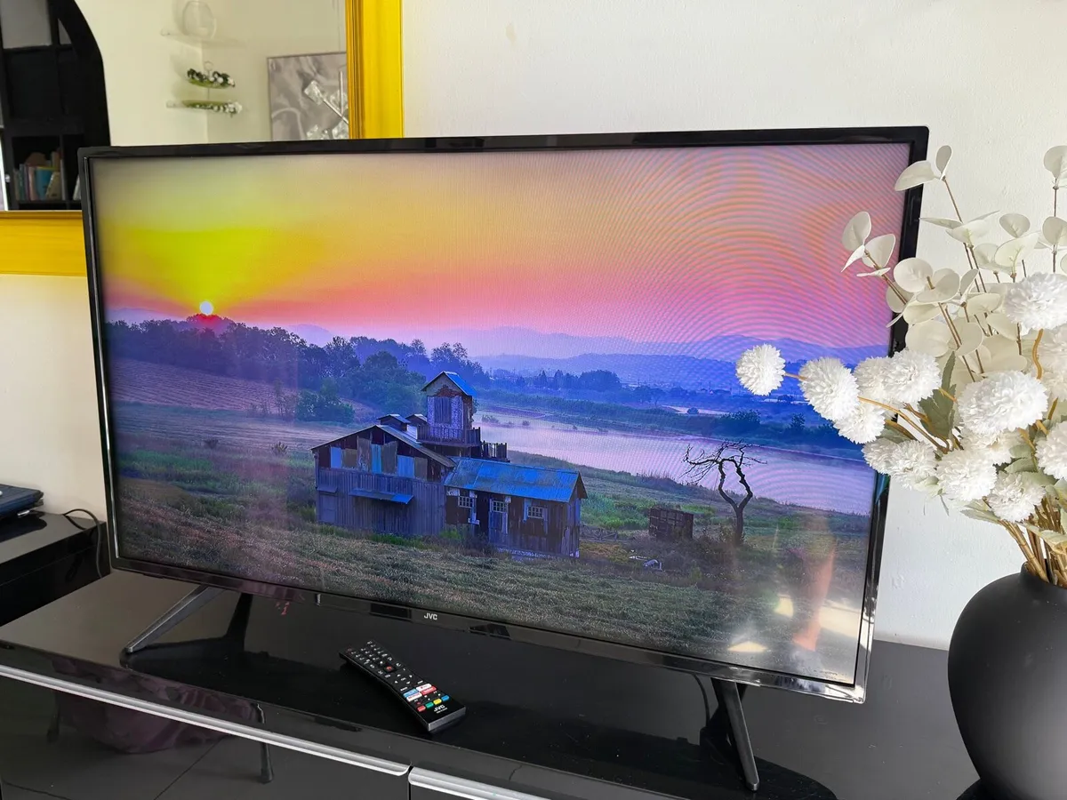 JVC Smart 43” TV in swords - Image 4
