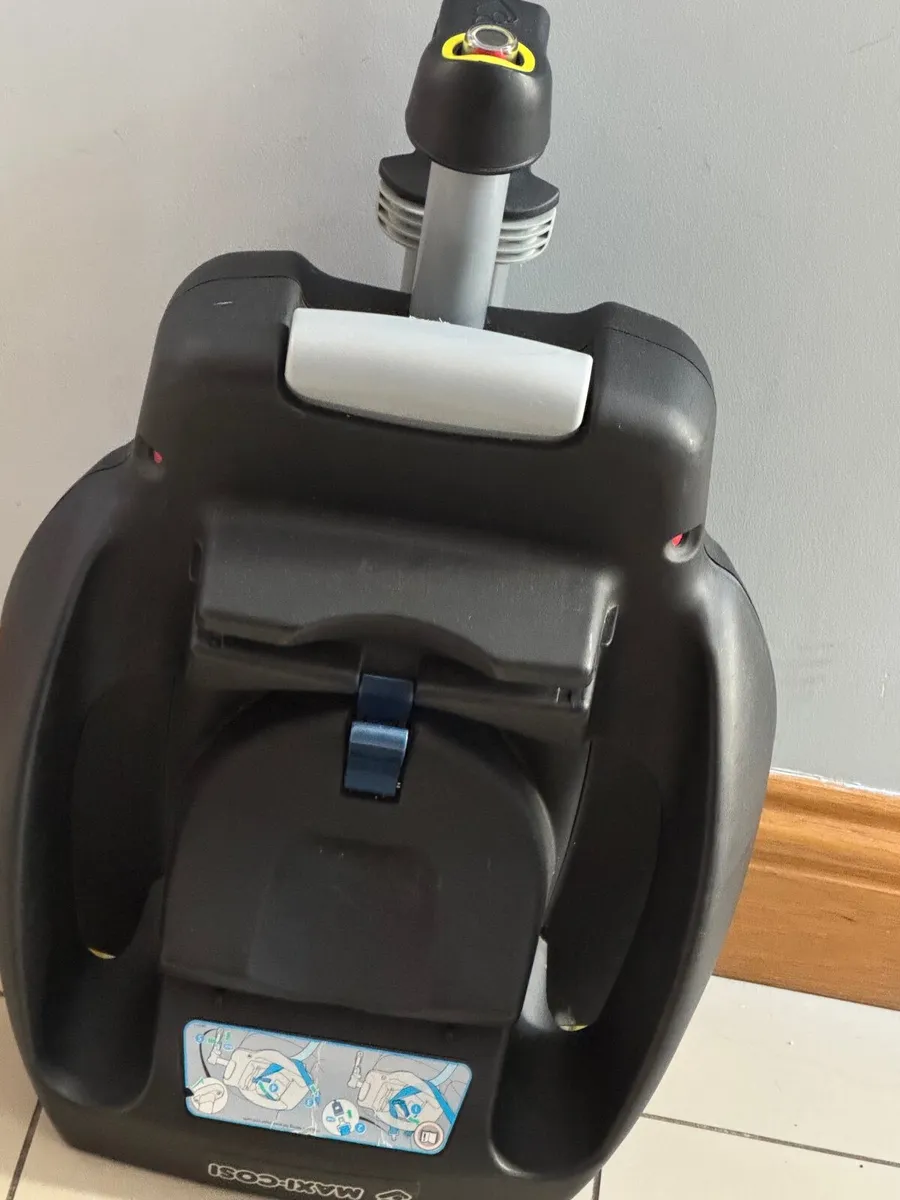 Car seat base