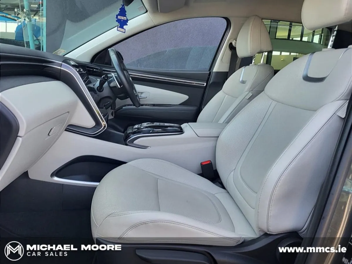 Hyundai Tucson 1.6i 4WD Executive Phev Auto  (pet - Image 4