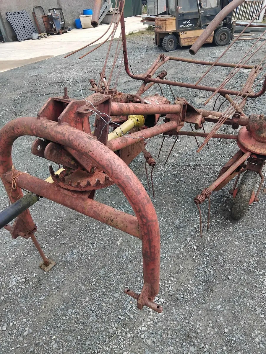 Hay Shaker - Image 1