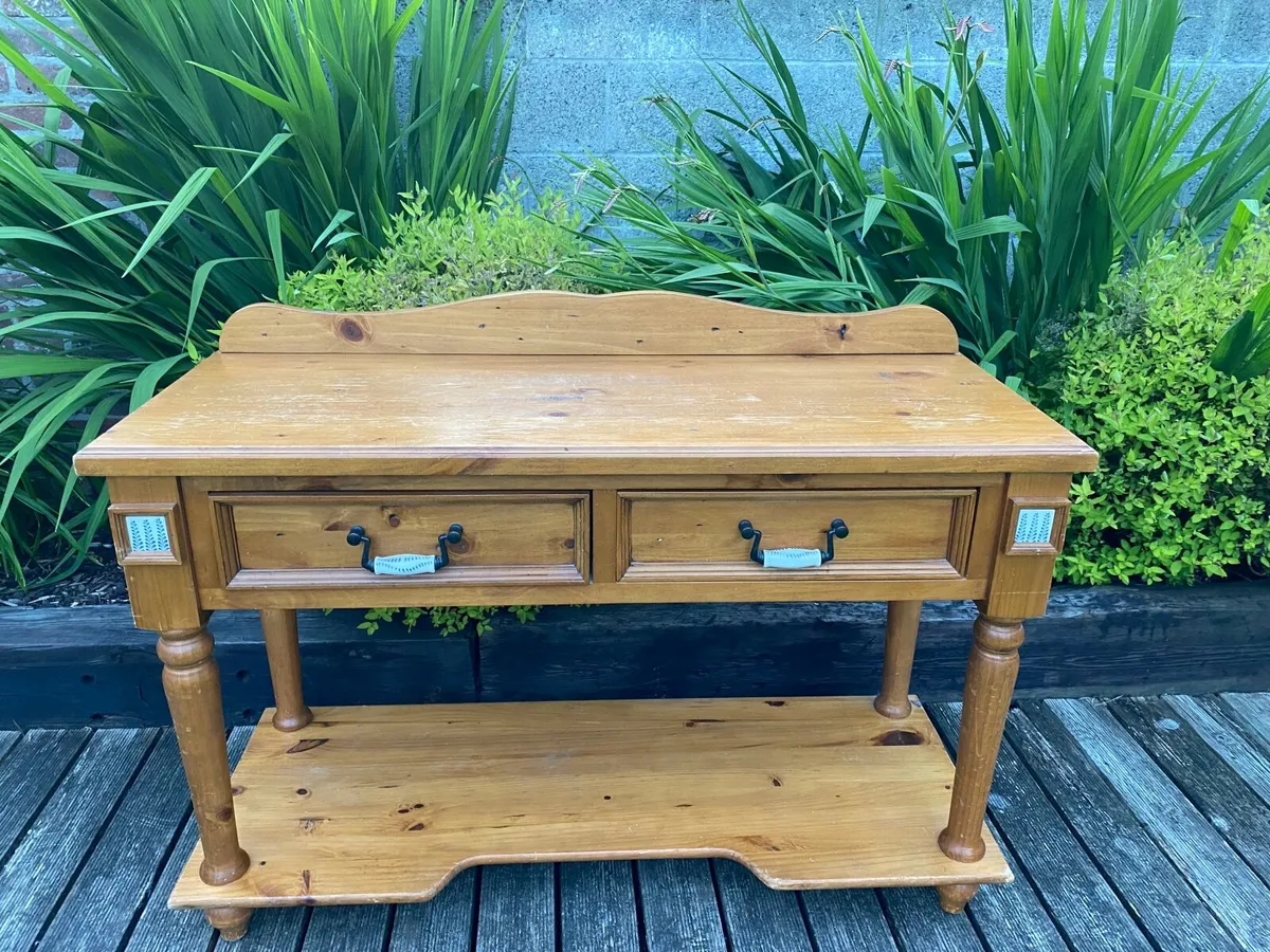hall table - Image 1