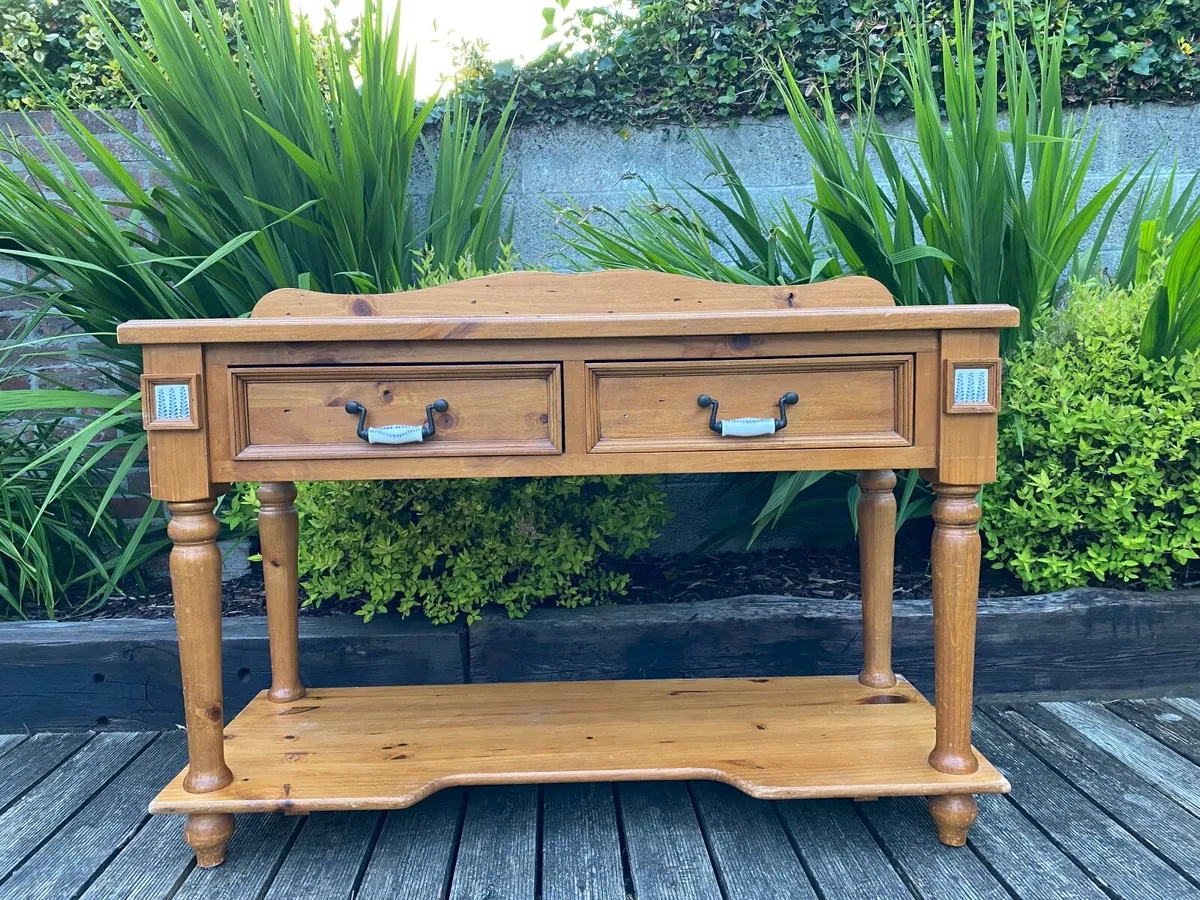 hall table - Image 2