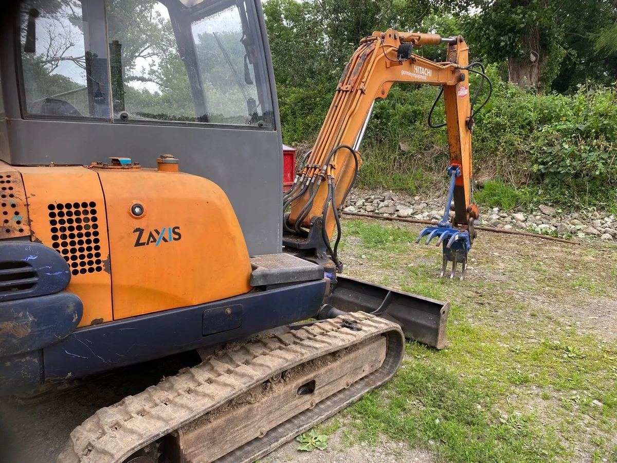 3 tonne digger - Image 2