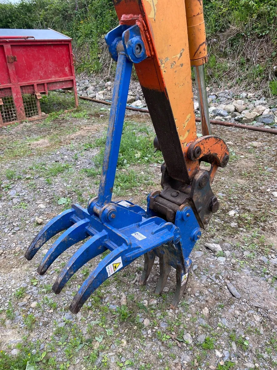 3 tonne digger - Image 3