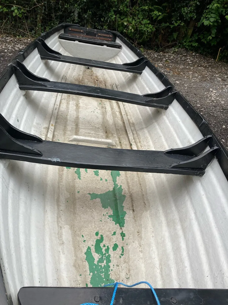 Lake Boat - Image 3
