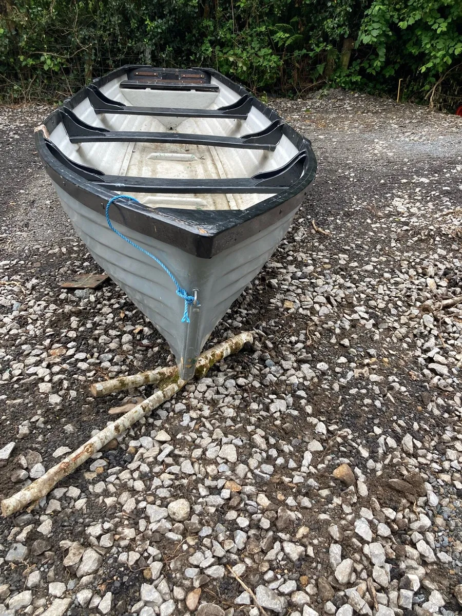 Lake Boat - Image 4