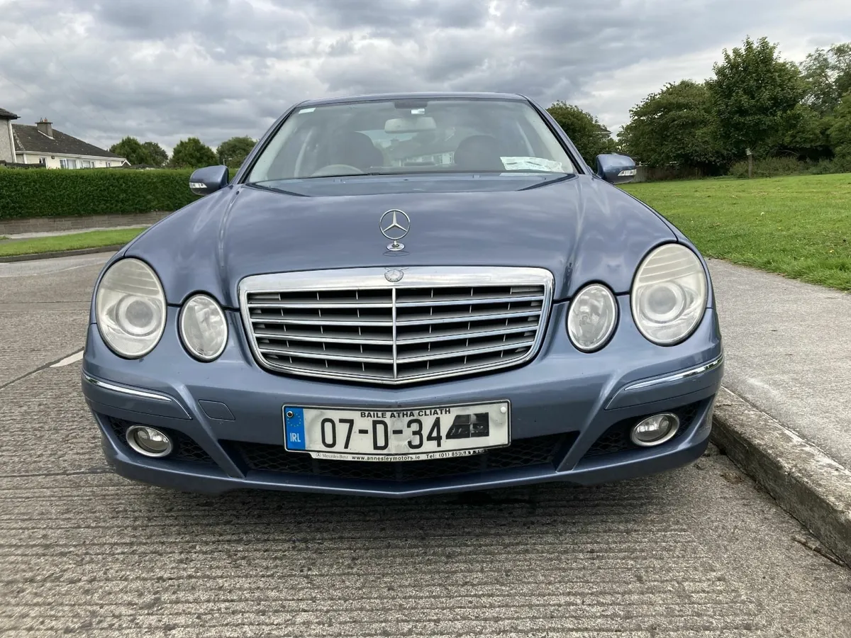 Mercedes-Benz E-Class 2007 - Image 2