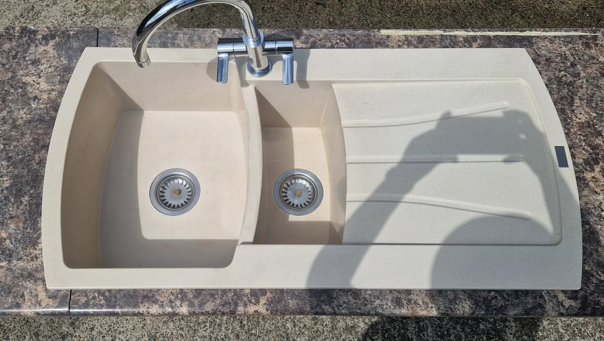 1.5 Kitchen sink and tap