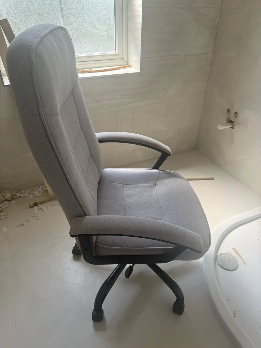 Office chair - Image 2