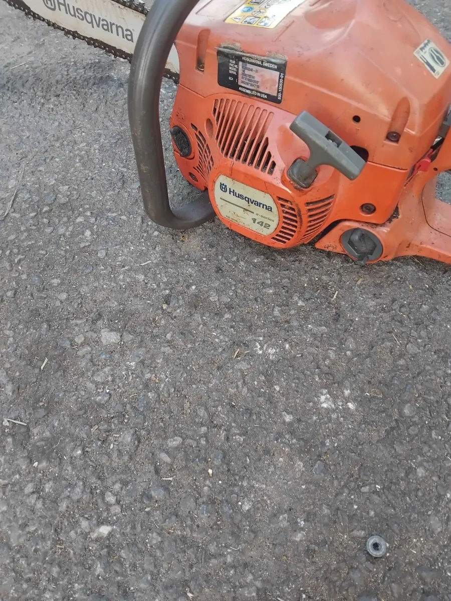 Husqvarna 142 running well price too sell - Image 2