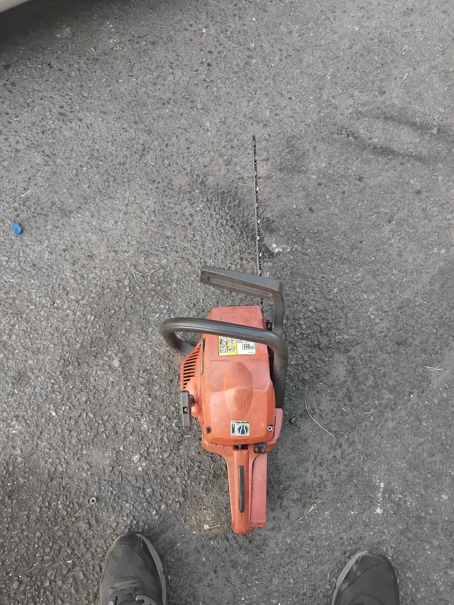 Husqvarna 142 running well price too sell - Image 3