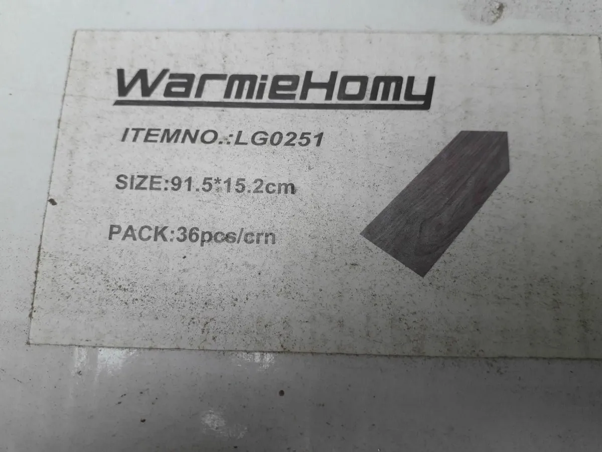 stick on plastic wooden flooring /panels x 112 pcs - Image 3