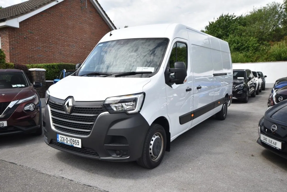 Renault Master Master FWD Lm35 Blue DCI 135 B - Image 2