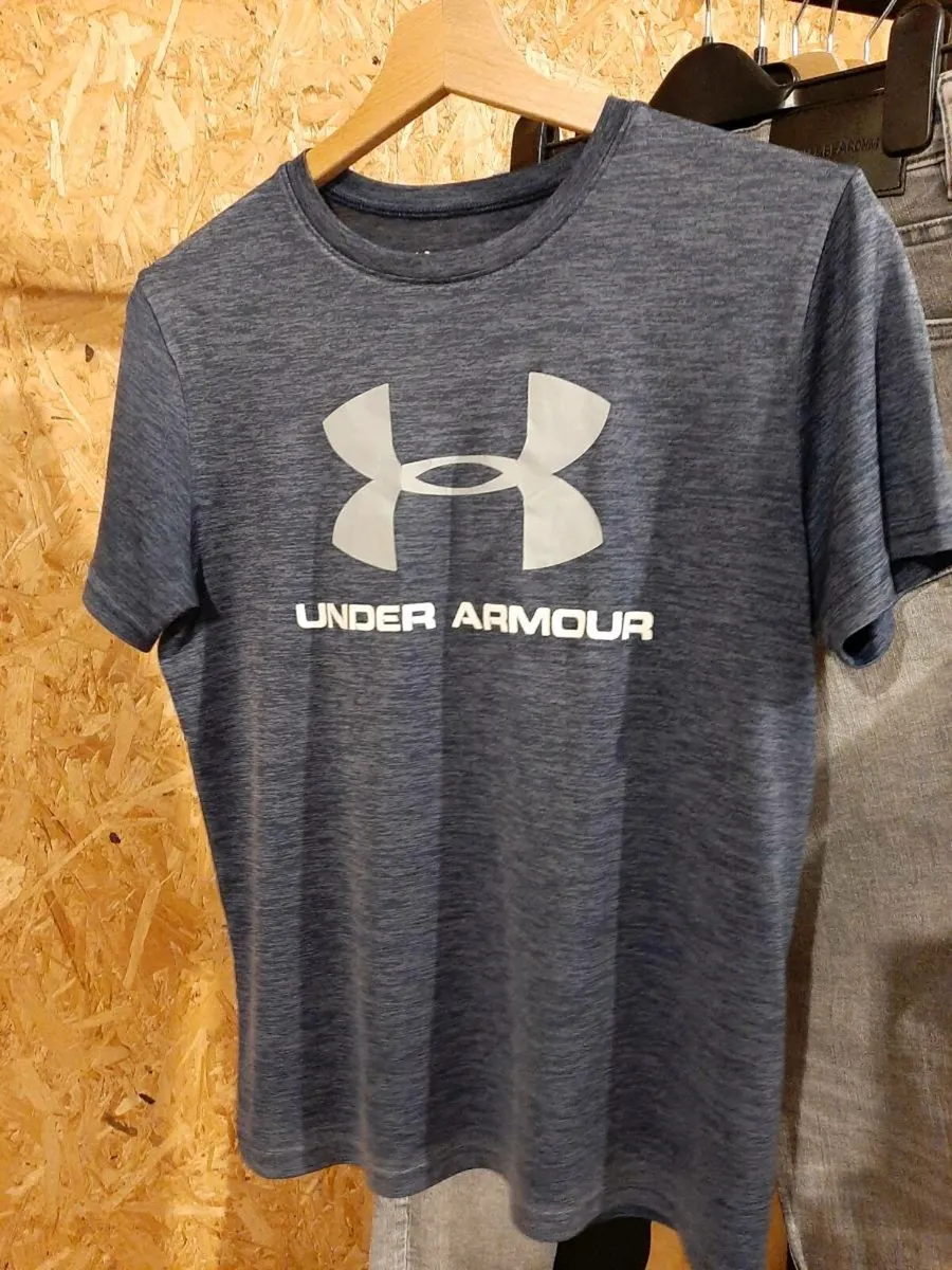 Young mens/teenagers branded clothes - Image 2