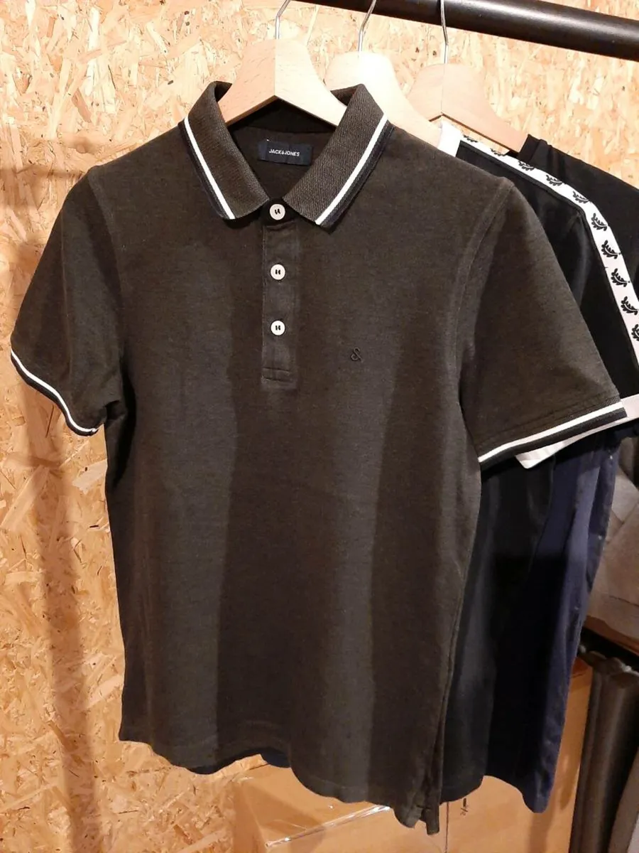 Young mens/teenagers branded clothes - Image 3