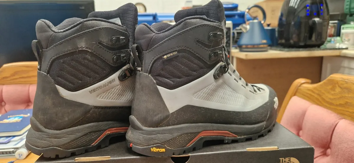 Ladies Hiking Boots & Adjustable Knee Support - Image 1