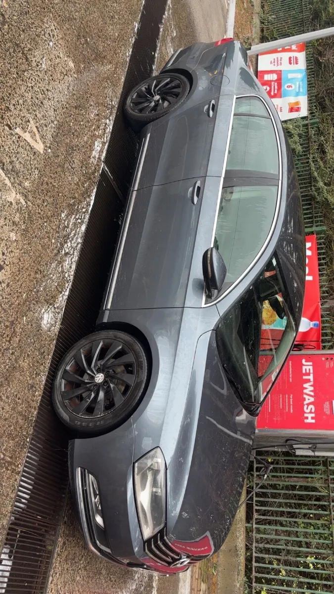 Volkswagen Passat 2013 - Image 4