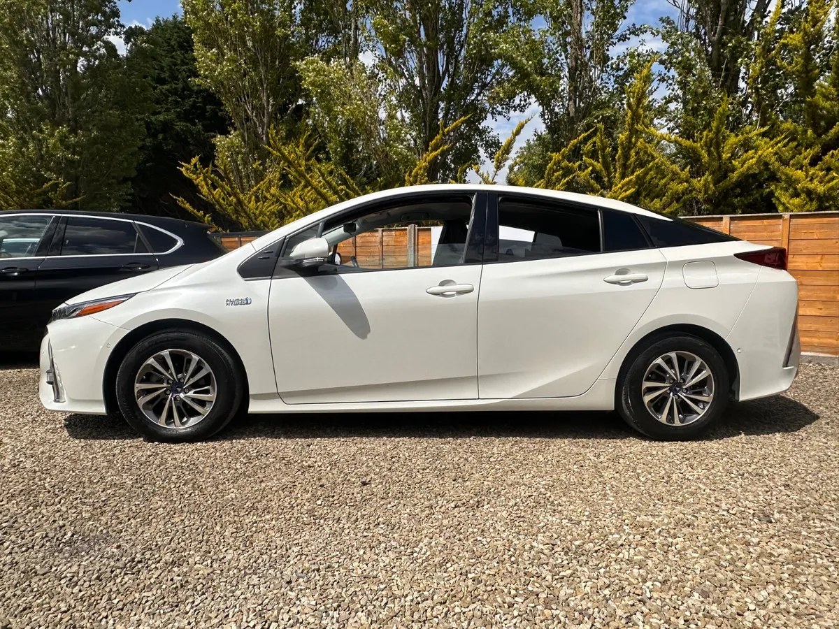 2018 PRIUS PHEV LUXURY SPEC - Image 2